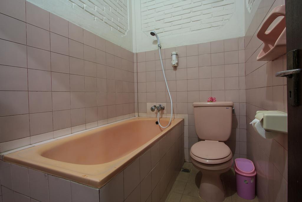 Rabasta Kuta Beach Inn Экстерьер фото